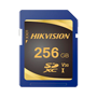 Hikvision SD kort - Kapacitet 256 GB - Class 10 | Hastighed R/W: 95/85 MB/s - E/P cykler: op til 3.000 - Bred temp. område: -25 ºC til 85 ºC - CCTV 4K, trafik, mobilitets kameraer