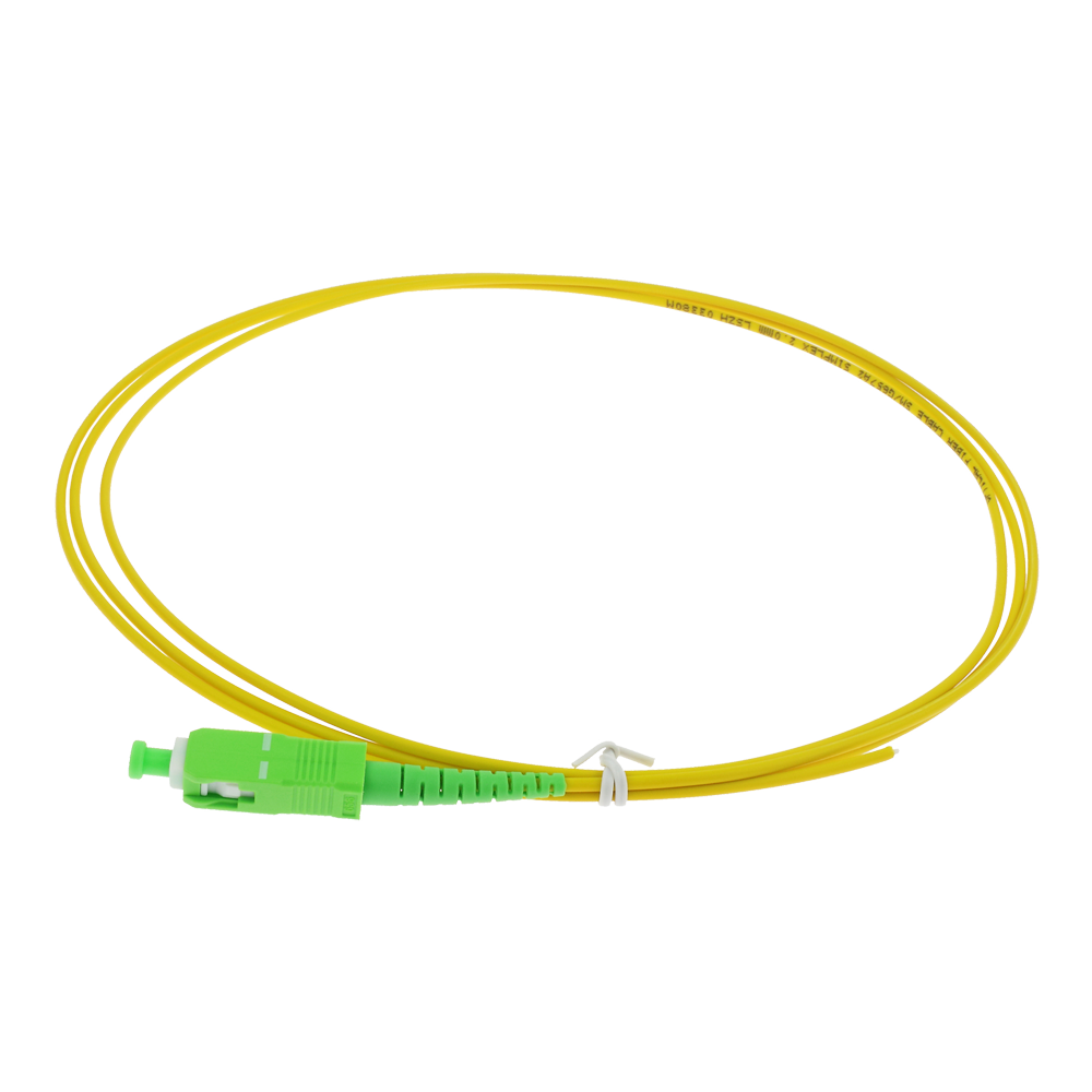 Simplex fiberoptisk pigtail - Højydelses single-mode fiber G657A2 - SC-stik med APC-polering - Standard kabeltykkelse på 2,0 mm - Præcis længde på 1,5 meter - Gul LSZH-yderjacket