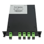 Højpræcisions PLC-optisk splitter - Konfiguration 1x4 (1 indgang, 4 udgange) - Højperformance single-mode fiber G657A2 - Integrerede lavtab APC SC-stik - Kompakt og robust modulær cassette-format - Sort overfladebelægning
